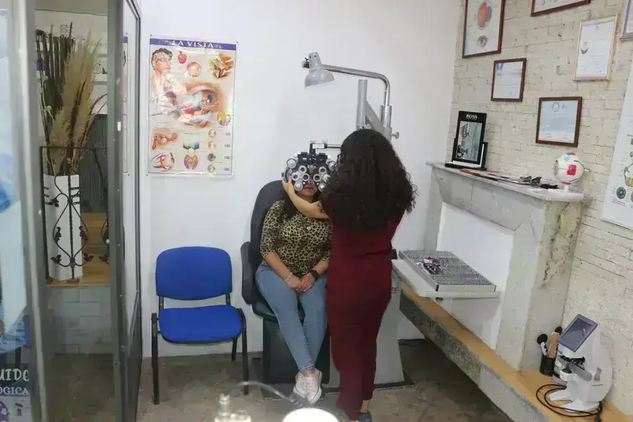 Examen de la vista con equipo digital — Grupo Solher